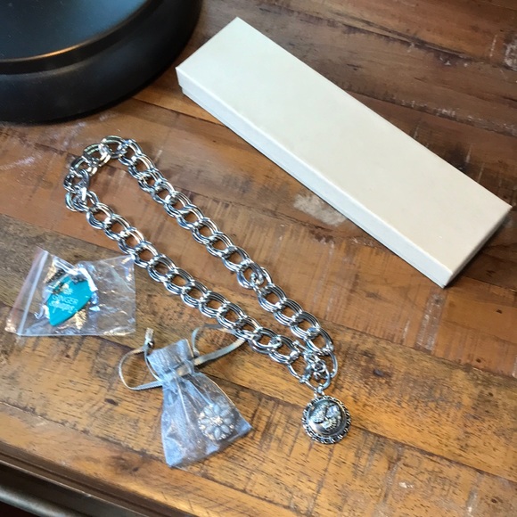 Brand New Ginger Snaps necklace. Angel wings and a Pearl enhancer - Picture 1 of 3